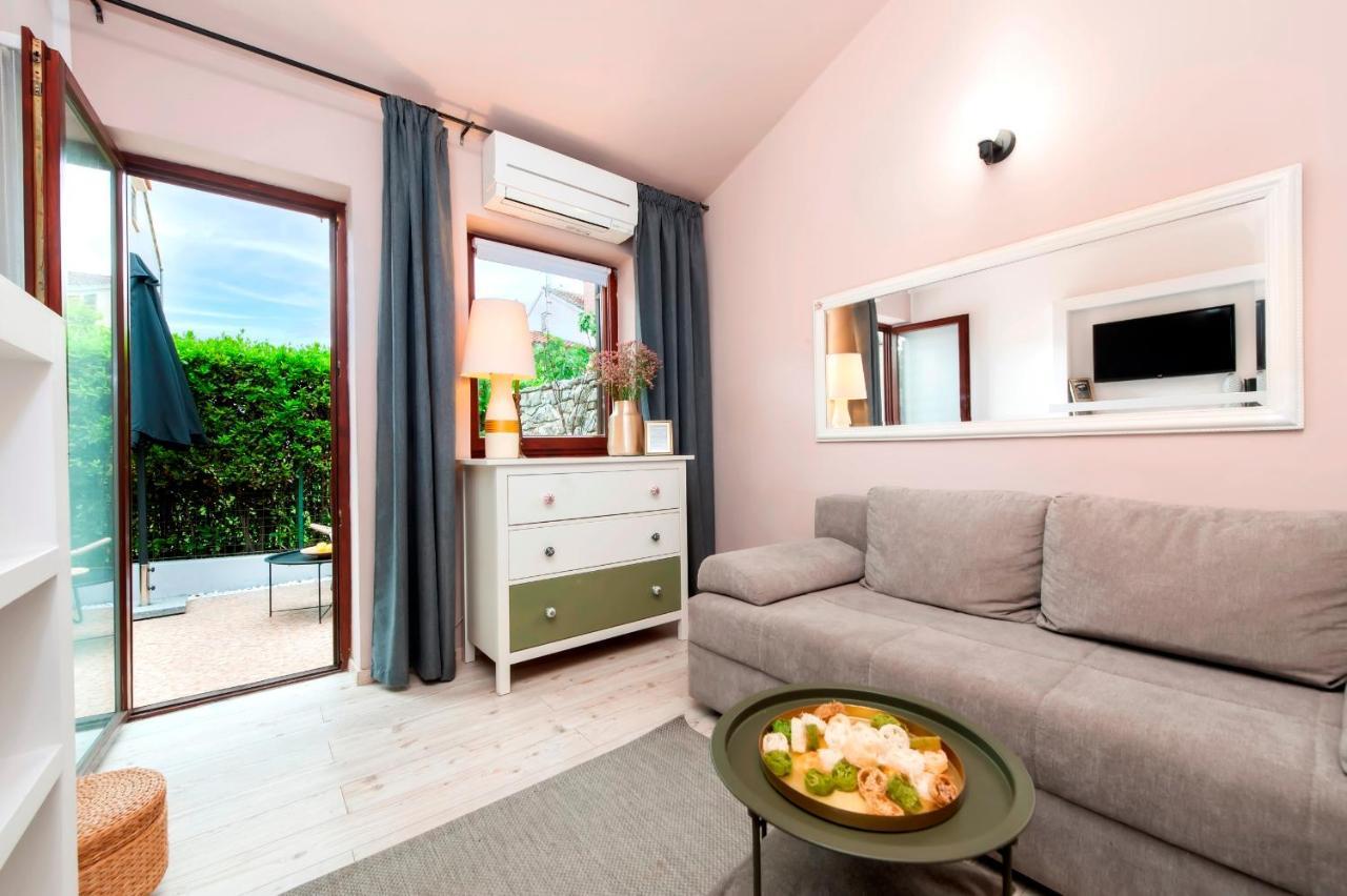 Villa B&B Marina & Parking Free 로비니 외부 사진