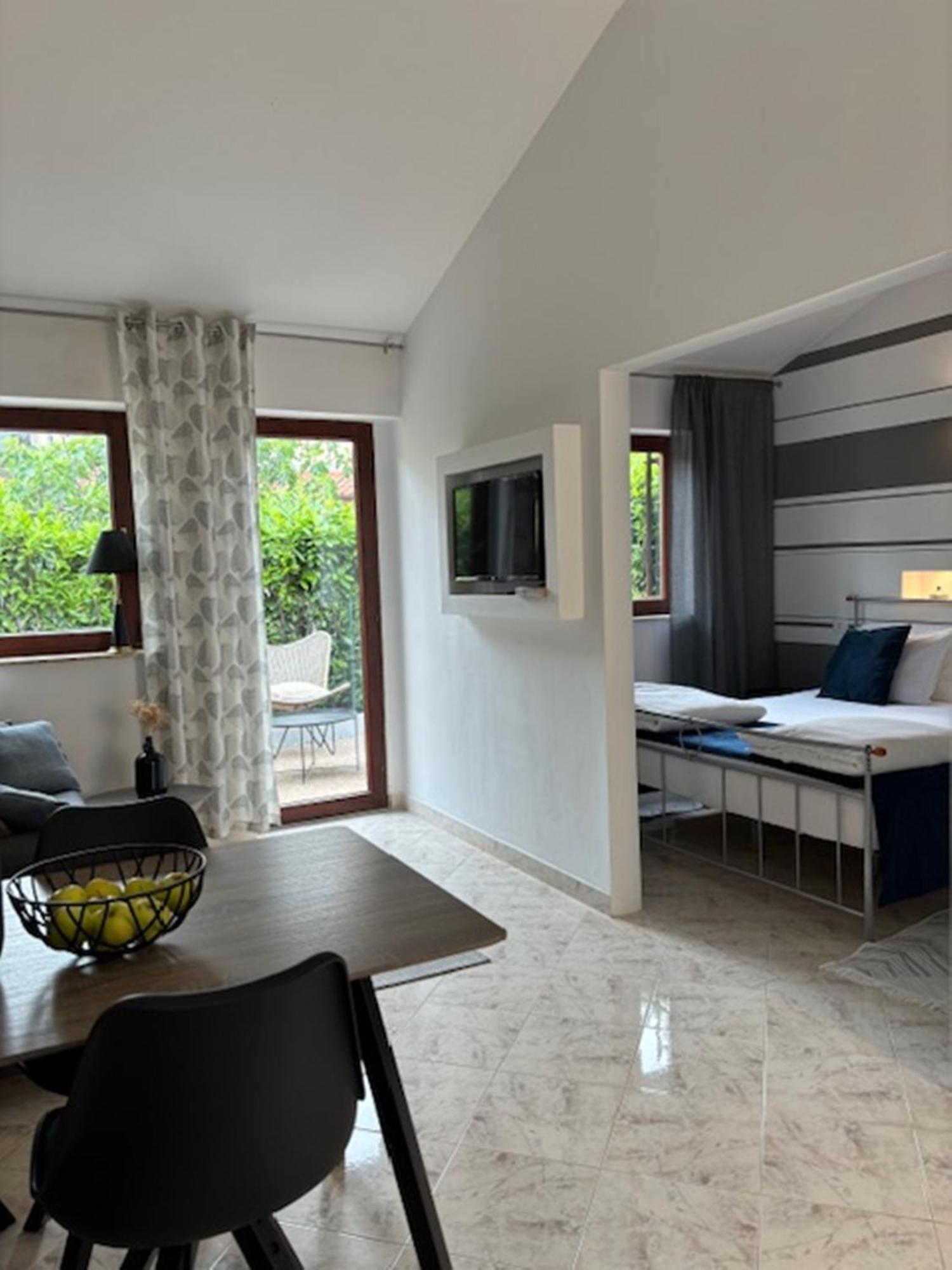 Villa B&B Marina & Parking Free 로비니 외부 사진